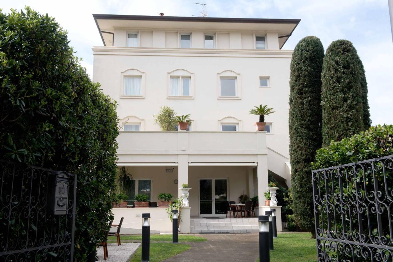 Hotel Nautilus Forte dei Marmi Buitenkant foto